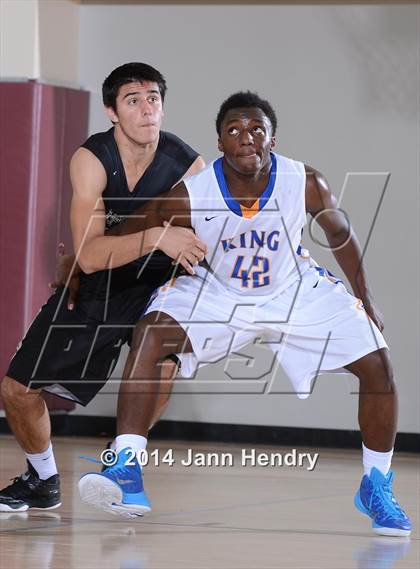 Thumbnail 1 in King vs. Archbishop Mitty (MaxPreps Holiday Classic) photogallery.
