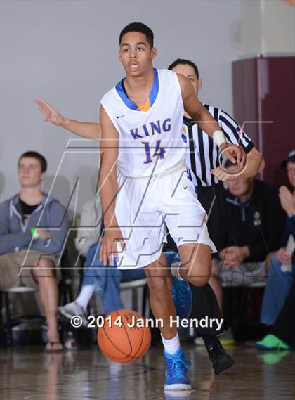 Thumbnail 1 in King vs. Archbishop Mitty (MaxPreps Holiday Classic) photogallery.