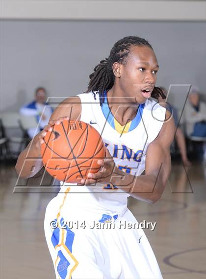Thumbnail 1 in King vs. Archbishop Mitty (MaxPreps Holiday Classic) photogallery.