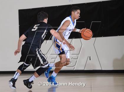 Thumbnail 1 in King vs. Archbishop Mitty (MaxPreps Holiday Classic) photogallery.