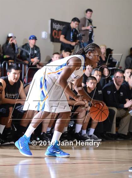 Thumbnail 1 in King vs. Archbishop Mitty (MaxPreps Holiday Classic) photogallery.