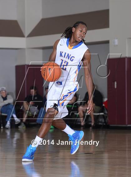 Thumbnail 1 in King vs. Archbishop Mitty (MaxPreps Holiday Classic) photogallery.
