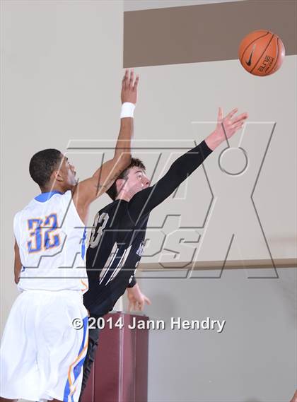 Thumbnail 2 in King vs. Archbishop Mitty (MaxPreps Holiday Classic) photogallery.
