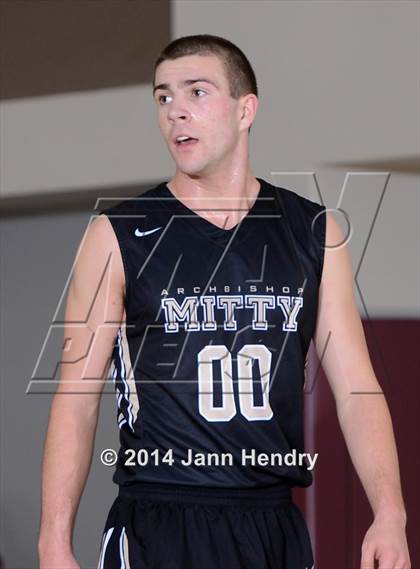 Thumbnail 2 in King vs. Archbishop Mitty (MaxPreps Holiday Classic) photogallery.