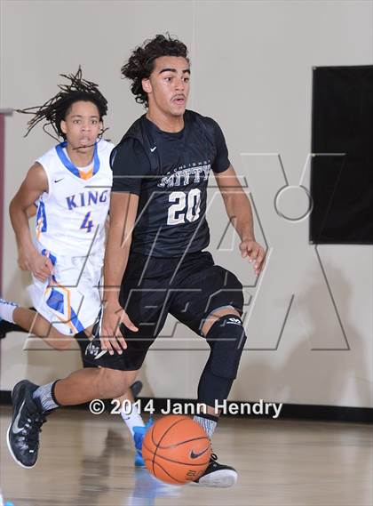 Thumbnail 3 in King vs. Archbishop Mitty (MaxPreps Holiday Classic) photogallery.