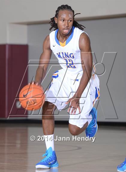 Thumbnail 1 in King vs. Archbishop Mitty (MaxPreps Holiday Classic) photogallery.