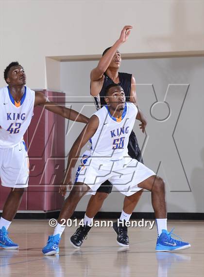 Thumbnail 1 in King vs. Archbishop Mitty (MaxPreps Holiday Classic) photogallery.