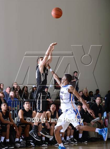 Thumbnail 2 in King vs. Archbishop Mitty (MaxPreps Holiday Classic) photogallery.