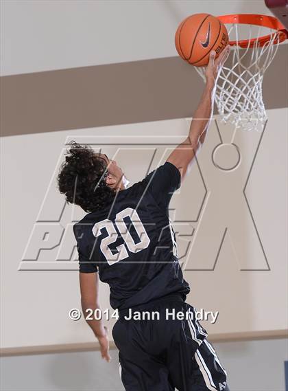 Thumbnail 2 in King vs. Archbishop Mitty (MaxPreps Holiday Classic) photogallery.