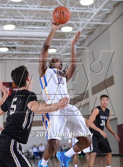 Thumbnail 3 in King vs. Archbishop Mitty (MaxPreps Holiday Classic) photogallery.