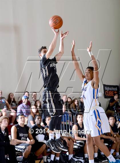 Thumbnail 1 in King vs. Archbishop Mitty (MaxPreps Holiday Classic) photogallery.