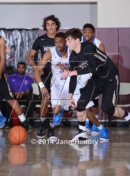 Thumbnail 3 in King vs. Archbishop Mitty (MaxPreps Holiday Classic) photogallery.