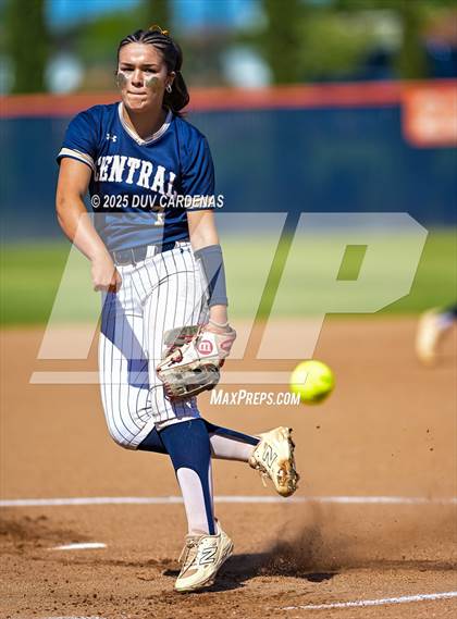Thumbnail 1 in Central Catholic vs. Vanden (CIF SJS D3 Final) photogallery.