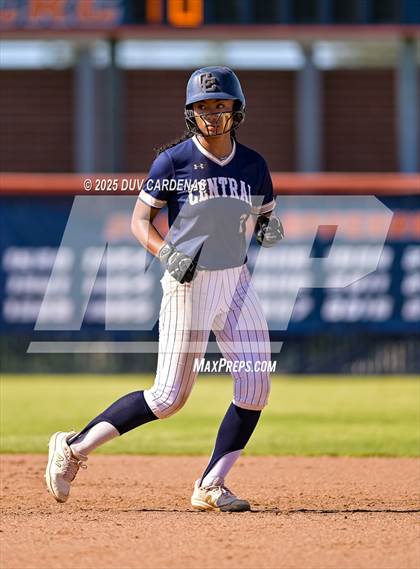 Thumbnail 1 in Central Catholic vs. Vanden (CIF SJS D3 Final) photogallery.
