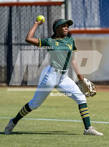 Thumbnail 3 in Central Catholic vs. Vanden (CIF SJS D3 Final) photogallery.