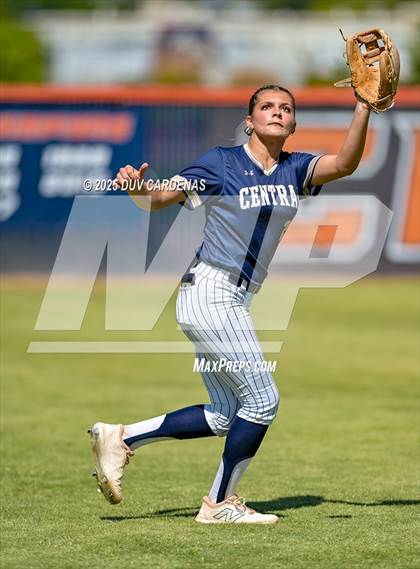 Thumbnail 2 in Central Catholic vs. Vanden (CIF SJS D3 Final) photogallery.