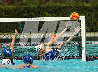 Thumbnail 2 in Arroyo Grande vs Clovis (St. Francis Invitational) photogallery.