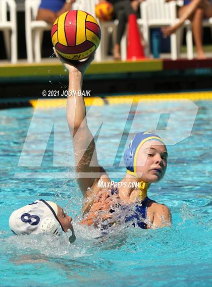 Thumbnail 2 in Arroyo Grande vs Clovis (St. Francis Invitational) photogallery.