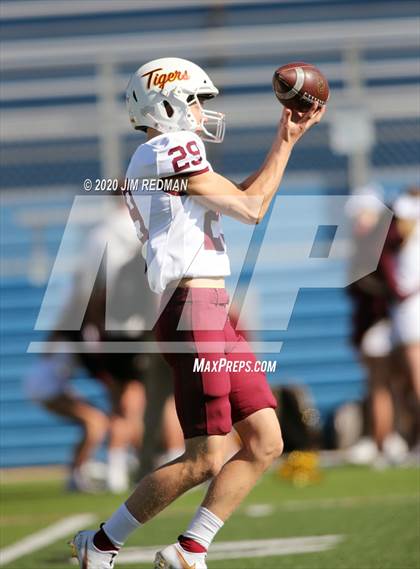 Thumbnail 1 in Georgetown vs. Dripping Springs (UIL 5A Bi-District Playoff) photogallery.