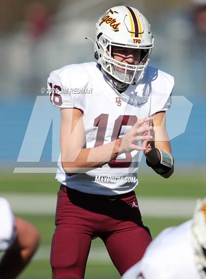 Thumbnail 2 in Georgetown vs. Dripping Springs (UIL 5A Bi-District Playoff) photogallery.