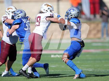 Thumbnail 2 in Georgetown vs. Dripping Springs (UIL 5A Bi-District Playoff) photogallery.