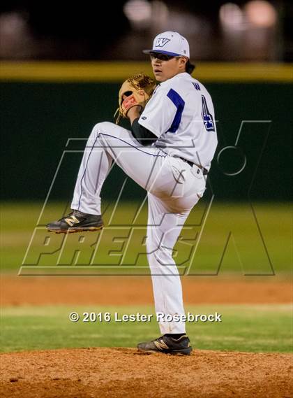 Thumbnail 3 in MacArthur vs Warren photogallery.