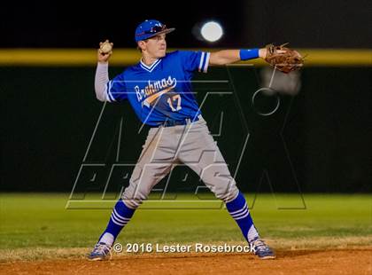 Thumbnail 3 in MacArthur vs Warren photogallery.