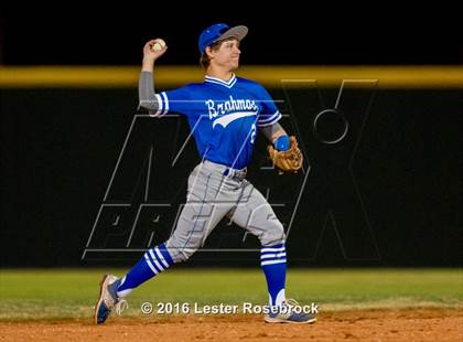 Thumbnail 2 in MacArthur vs Warren photogallery.