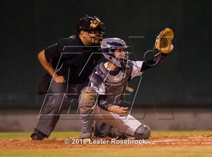 Thumbnail 1 in MacArthur vs Warren photogallery.