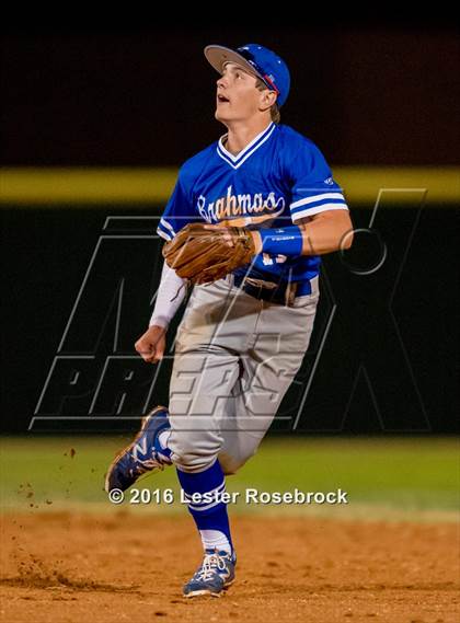 Thumbnail 3 in MacArthur vs Warren photogallery.