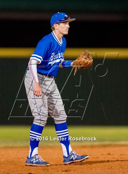 Thumbnail 2 in MacArthur vs Warren photogallery.