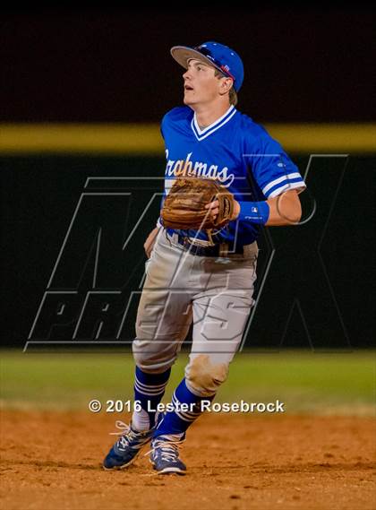 Thumbnail 2 in MacArthur vs Warren photogallery.
