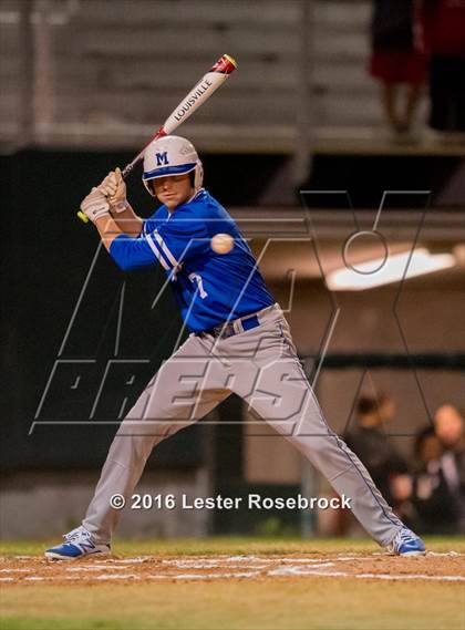 Thumbnail 2 in MacArthur vs Warren photogallery.