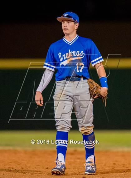 Thumbnail 1 in MacArthur vs Warren photogallery.