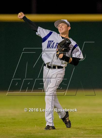 Thumbnail 2 in MacArthur vs Warren photogallery.