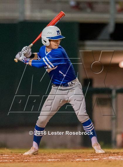 Thumbnail 3 in MacArthur vs Warren photogallery.