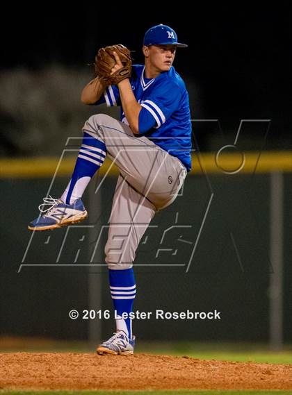 Thumbnail 1 in MacArthur vs Warren photogallery.