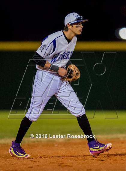 Thumbnail 2 in MacArthur vs Warren photogallery.
