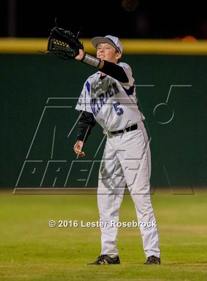 Thumbnail 3 in MacArthur vs Warren photogallery.