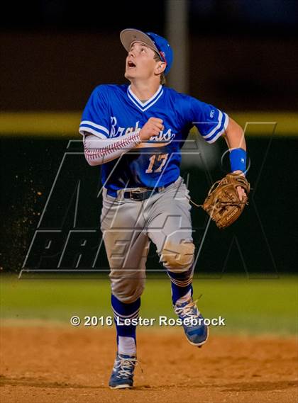 Thumbnail 2 in MacArthur vs Warren photogallery.