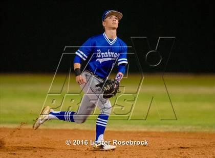 Thumbnail 3 in MacArthur vs Warren photogallery.