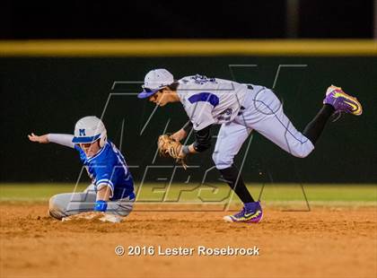 Thumbnail 1 in MacArthur vs Warren photogallery.