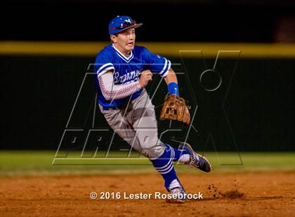 Thumbnail 3 in MacArthur vs Warren photogallery.