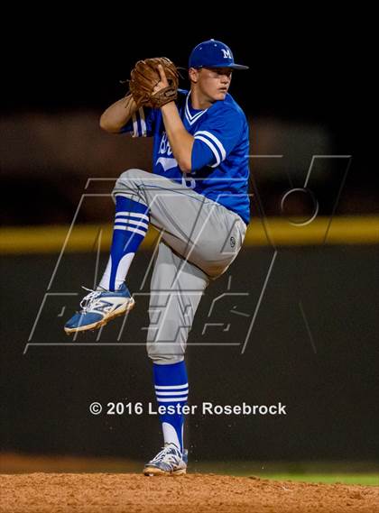 Thumbnail 1 in MacArthur vs Warren photogallery.