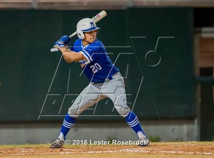 Thumbnail 1 in MacArthur vs Warren photogallery.