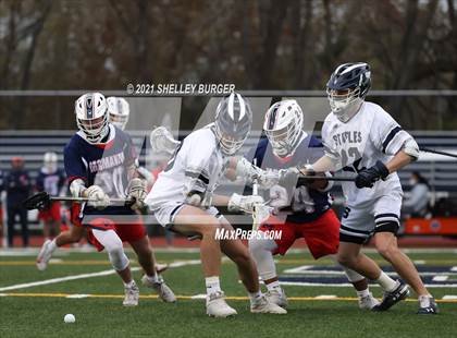 Thumbnail 2 in McMahon @ Staples photogallery.
