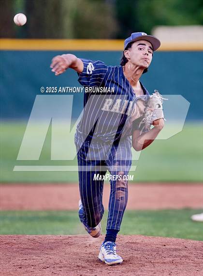 Thumbnail 3 in Central Catholic vs. Yuba City (CIF SJS D3 Final) photogallery.