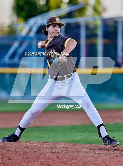 Thumbnail 3 in Central Catholic vs. Yuba City (CIF SJS D3 Final) photogallery.