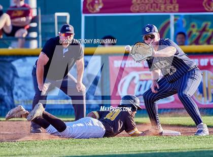 Thumbnail 3 in Central Catholic vs. Yuba City (CIF SJS D3 Final) photogallery.
