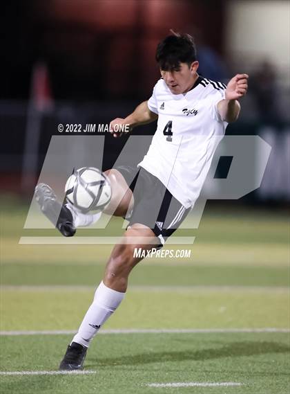 Thumbnail 1 in De La Salle vs. Clayton Valley Charter (CIFNCS D1 Semifinals) photogallery.